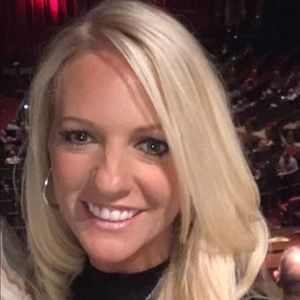 Meet your Posher, Leslie